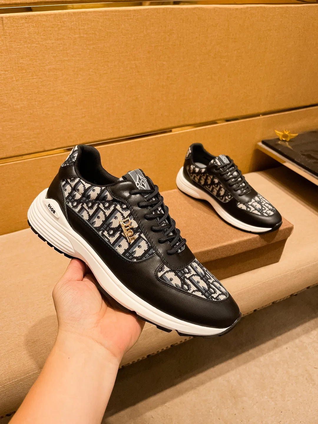 Men's shoes 💰 440💰🔥[Dior] Men's high-end brand of shoes official website 1:1 latest masterpiece: the upper is made of first-layer cowhide imported from Italy, with a comfortable and breathable lining➕original non-slip and wear-resistant outsole🔥, making walking more convenient and comfortable! An exclusive new model, a stunning work, a beautiful 1:1 replica [color] compared to the official quality! Create a fashionable personality to set off your uniqueness! A must-have for trendy men! Classic 🔥Size: 38-44 Color: 🔥Multiple colors available